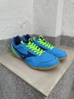 Buty piłkarskie Mizuno Sala Club 2 IN niebieskie Q1GA175114